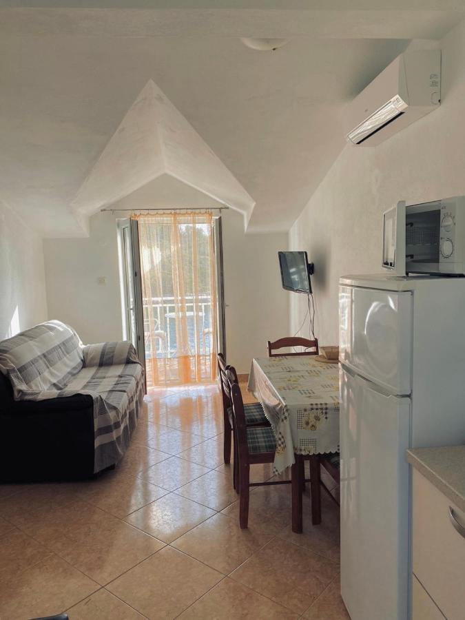 Apartmani Mima Necujam Luaran gambar